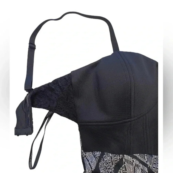 Guess Sleeveless Halter Hi Lo Black & White  Dress Size 4 - Picture 8 of 11